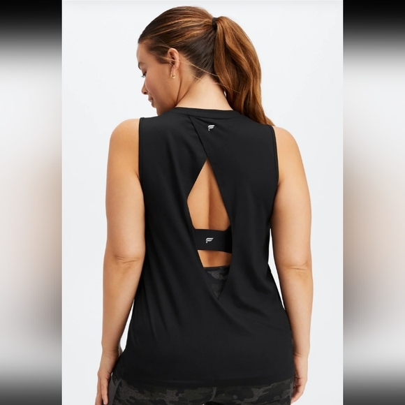 🆕Fabletics | BLAKE Dry-Flex Open Back Tank in Black Size SMALL - Picture 2 of 5